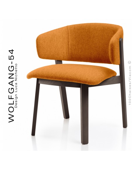 Petit fauteuil lounge WOLFGANG, structure chêne vernis wengé, assise et dossier garnis, habillage tissu orange.