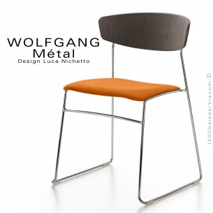Chaise WOLFGANG Métal, piétement acier chromé, assise habillage tissu orange, dossier vernis tabac.