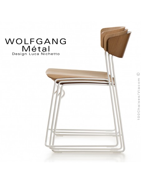 Chaise empilable WOLFGANG Métal, structure et piétement acier, assise et dossier chêne massif cintré
