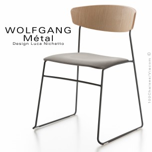 Chaise WOLFGANG Métal, piétement acier peint noir, assise habillage tissu sable, dossier chêne massif naturel