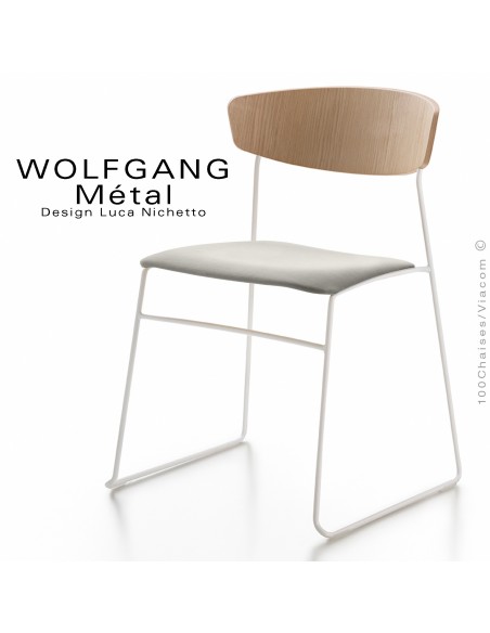 Chaise WOLFGANG Métal, piétement acier peint blanc, assise habillage tissu blanc, dossier chêne massif naturel