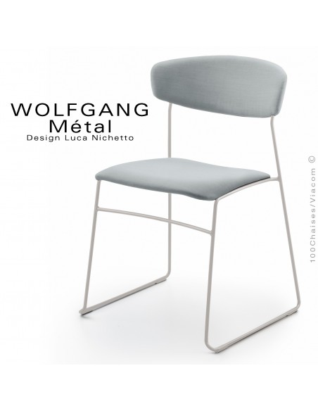 Chaise WOLFGANG Métal, piétement acier peint blanc, assise et dossier habillage tissu couleur glace.