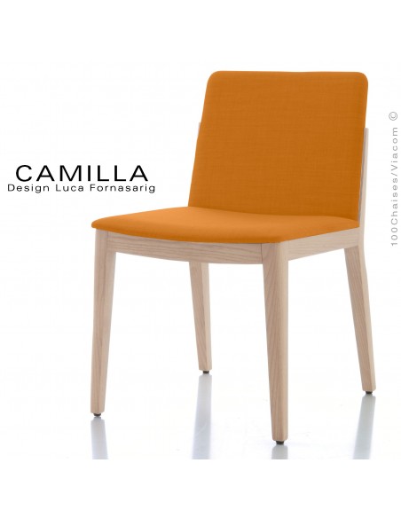 Chaise de restaurant GAIA, structure bois blanchie, assise et dossier habillage tissu King-L-Kat, couleur orange.