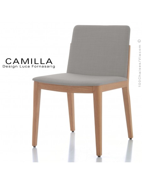 Chaise de restaurant GAIA, structure bois naturel, assise et dossier habillage tissu King-L-Kat, couleur tourterelle.