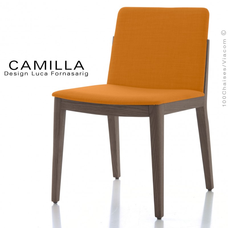 Chaise de restaurant GAIA, structure vernis tabac, assise et dossier habillage tissu King-L-Kat, couleur orange.