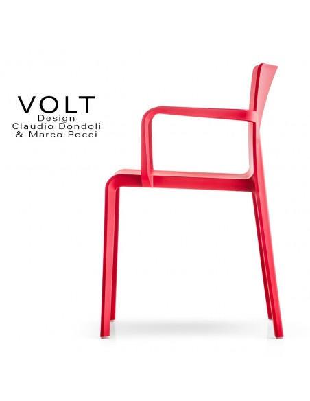 Fauteuil plastique pour terrasse et restaurant VOLT, structure polypropylène de couleur rouge.