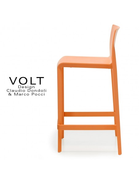 Tabouret plastique de cuisine ou îlot central VOLT, structure polypropylène de couleur orange.