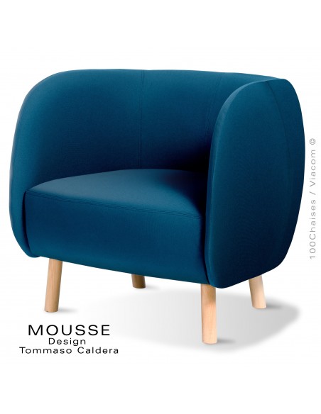 Fauteuil lounge Mousse, piétement bois hêtre naturel, assise et dossier garnie, habillage tissu bleu pétrol