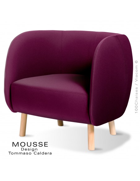 Fauteuil lounge Mousse, piétement bois hêtre naturel, assise et dossier garnie, habillage tissu prune