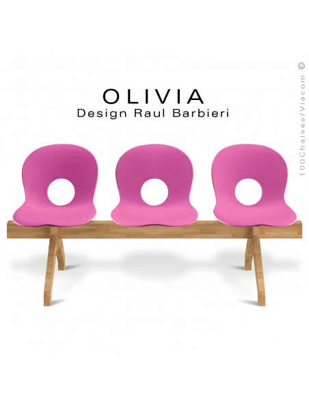 Banc design OLIVIA, piétement bois, assise 3 places coque plastique couleur rose.