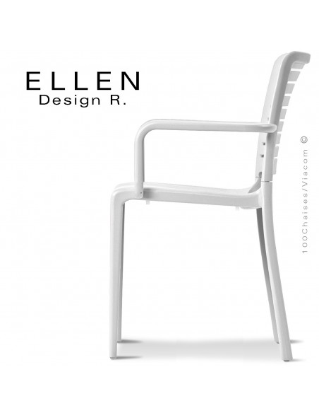 Fauteuil design ELLEN, structure et piétement plastique de couleur blanc, empilable, pour extérieur.