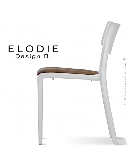 Chaise design ELODIE, structure et piétement plastique couleur blanche, avec coussin d'assise couleur taupe.