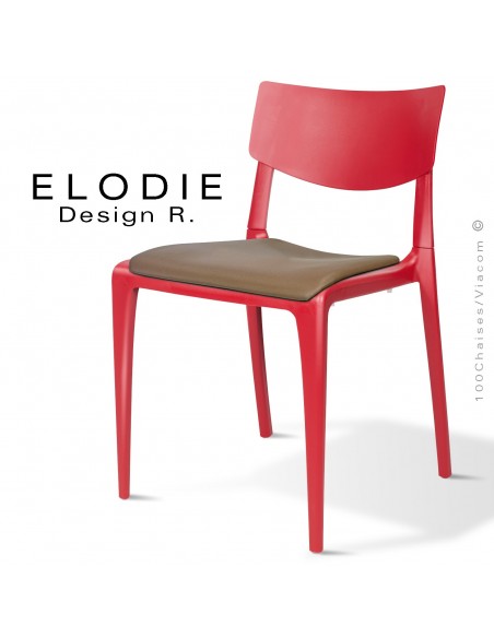 Chaise design ELODIE, structure et piétement plastique couleur rouge, avec coussin d'assise couleur taupe.