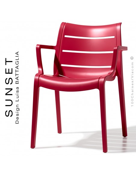 Fauteuil SUNSET, structure plastique couleur rouge Géranium avec accoudoirs, empilable pour terrasse.