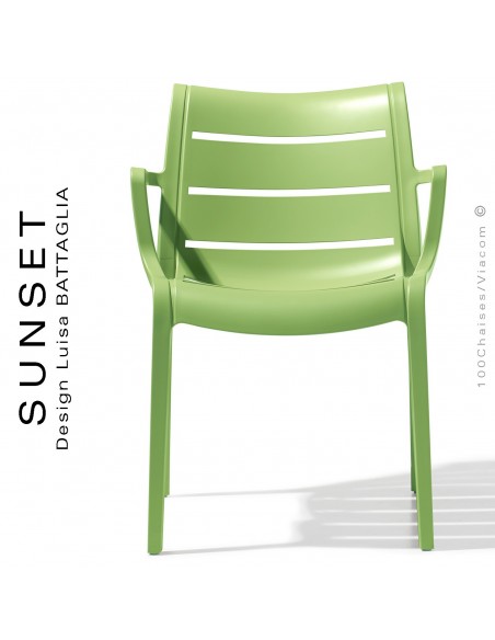 Fauteuil SUNSET, structure plastique couleur vert Pistache avec accoudoirs, empilable pour terrasse.