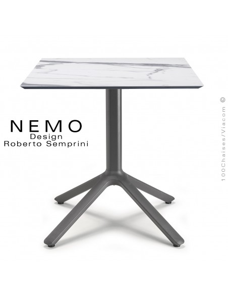 Table NEMO, pour CHR., piétement aluminium peint anthracite, plateau 70x70 cm., carré compact marbre blanc.