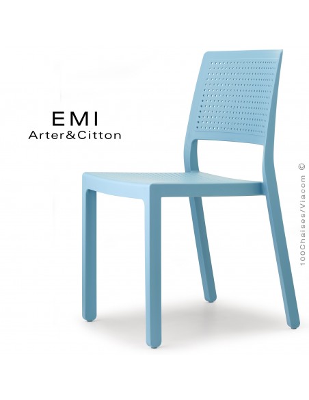 Chaise design EMI, structure plastique couleur bleu clair.