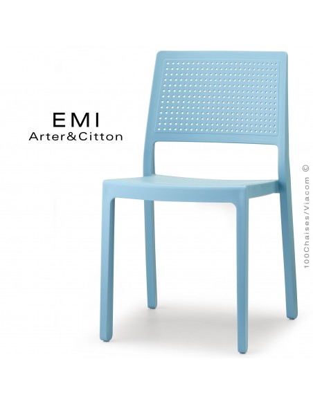 Chaise design EMI, structure plastique couleur bleu clair.
