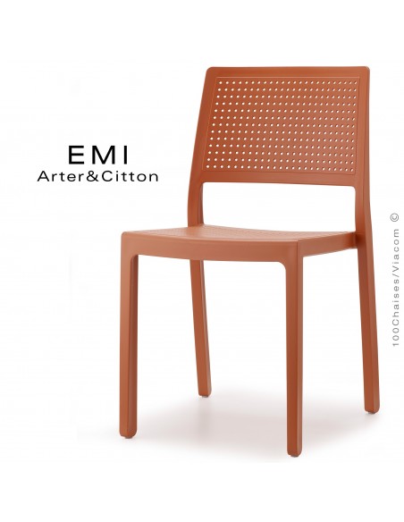 Chaise design EMI, structure plastique couleur terracotta.