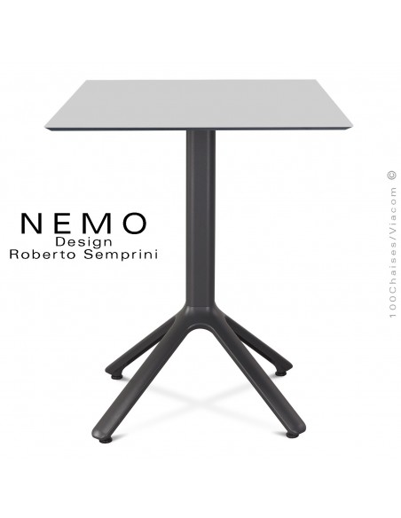 Table NEMO piétement aluminum anthracite, plateau compact 60x60 cm, couleur gris.