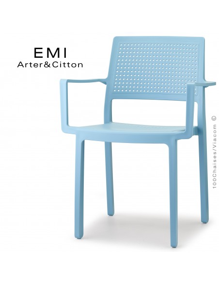 Fauteuil design EMI, structure plastique couleur bleu clair.
