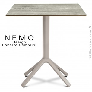 Table NEMO piétement aluminum gris tourterelle, plateau compact 80x80 cm, couleur chêne.