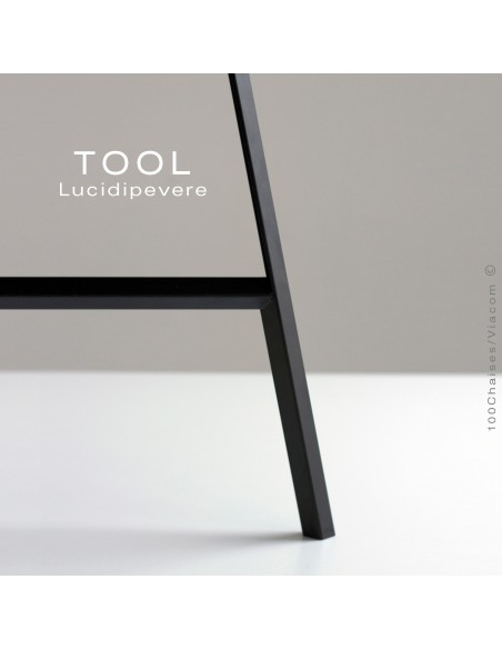 Collection de table TOOL, structure en acier peint métallique.