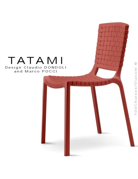 Chaise design TATAMI, structure plastique couleur rouge.