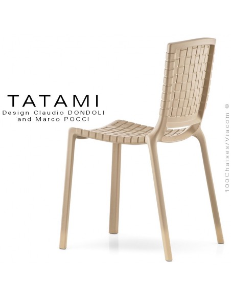 Chaise design TATAMI, structure plastique couleur sable.