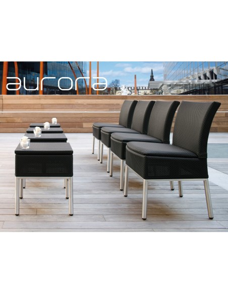AURORA tabourets ou tables d'appoints, tressé et aluminium avec chaises, habillage noir.