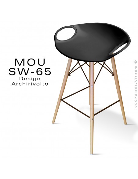 Tabouret de bar MOU-SW65 assise coque plastique noir, piétement bois hêtre naturel.