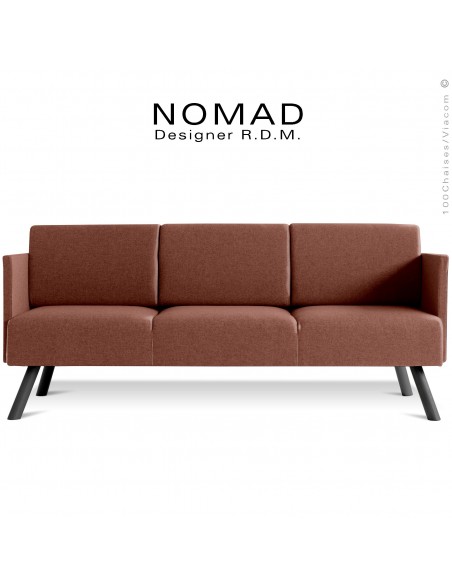 Banquette design avec accoudoirs NOMAD, 3 places, piétement bois teinté noir, assise tissu taupe.