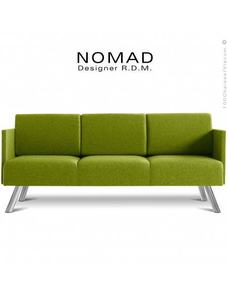 Banquette 3 places avec accoudoirs design NOMAD, piétement acier chromé, assise et dossier habillage tissu vert pistache.