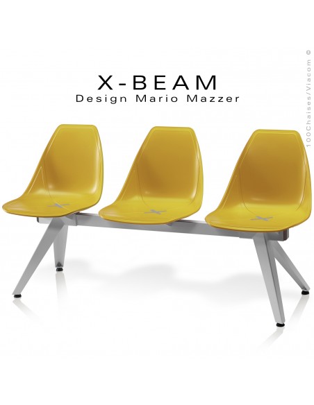 Banc design X-BEAM, structure acier peint gris-argent, assise coque plastique couleur jaune d'or avec incrustation bois.