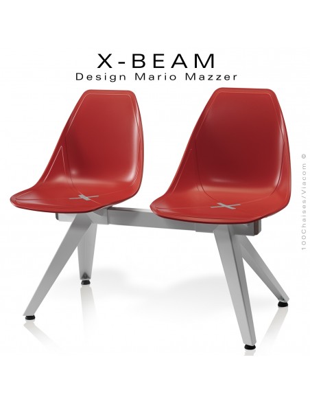 Banc design X-BEAM, structure acier peint gris-argent, assise coque plastique rouge avec incrustation bois.