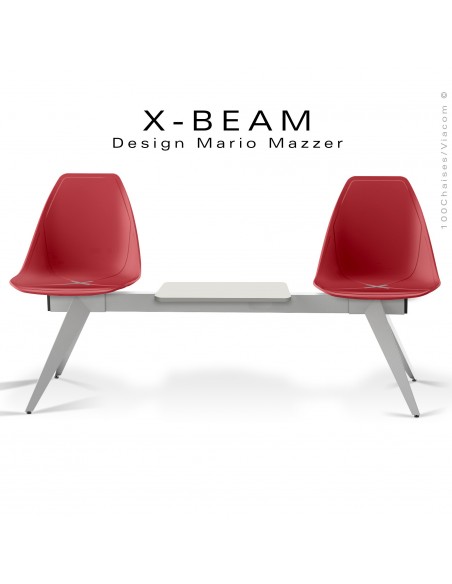 Banc design X-BEAM, avec tablette, structure acier peint gris-argent, assise coque plastique rouge avec incrustation bois.