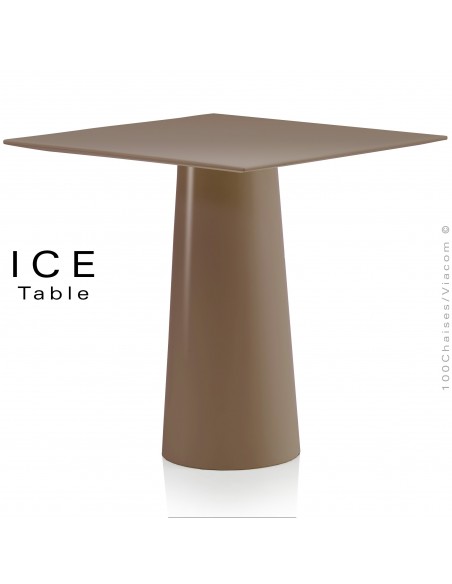 Table design d'extérieur ICE, piétement conique et plateau carré en plastique sable.
