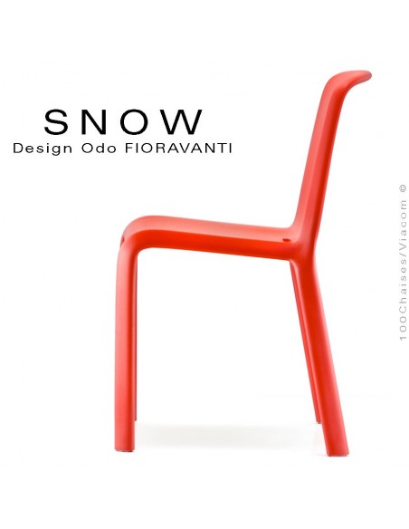 Chaise design SNOW, structure plastique couleur rouge.