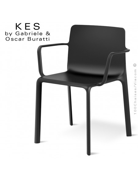 Fauteuil design KES, pour terrasse et extérieur avec accoudoirs, structure et assise plastique couleur noir.