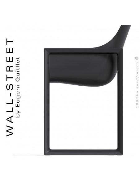 Fauteuil design WALL-STREET, pour extérieur ou terrasse, structure et assise coque plastique avec accoudoirs.