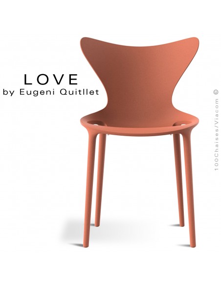 Chaise design LOVE, structure et assise coque plastique couleur blanche.