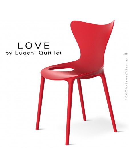 Chaise design LOVE, structure et assise coque plastique couleur rouge.