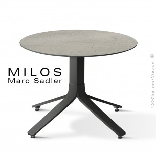 Table basse MILOS, plateau HPL 60 ciment, pied aluminium peint noir foncé.