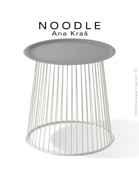 Table basse NOODLE, pied blanc pur et plateau gris poussière en acier peint.