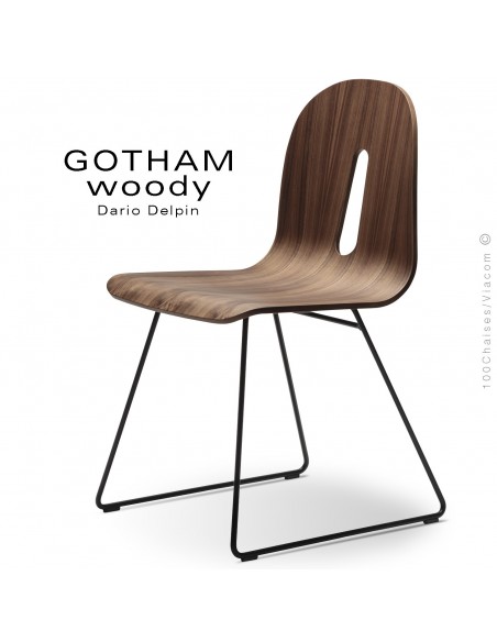 Chaise design GOTHAM WOODY-SL, piétement luge acier noir, assise coque bois noyer.