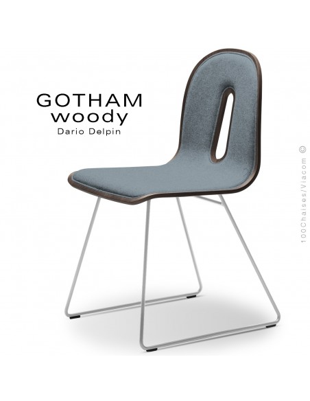 Chaise GOTHAM WOODY-SL-I, piétement luge blanc, assise et dossier bois noyer, habillage tissu 7001bleu.