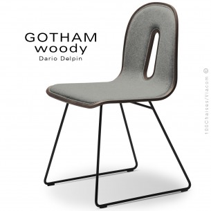 Chaise GOTHAM WOODY-SL-I, piétement luge noir, assise et dossier bois noyer, habillage tissu 600gris.