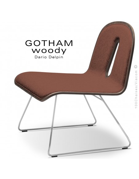 Chaise GOTHAM WOODY lounge, piétement blanc, assise et dossier noyer, tissu 302rouge.