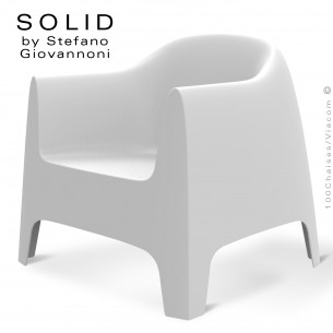 Fauteuil lounge design SOLID, structure 4 pieds avec accoudoirs, assise plastique couleur blanche.