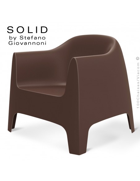 Fauteuil lounge design SOLID, structure 4 pieds avec accoudoirs, assise plastique couleur bronze.